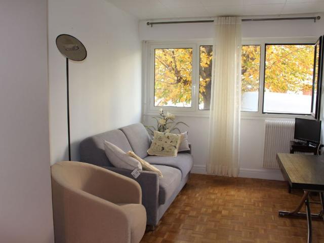 Location appartement 2 pièces, 47.00m², Issy les Moulineaux