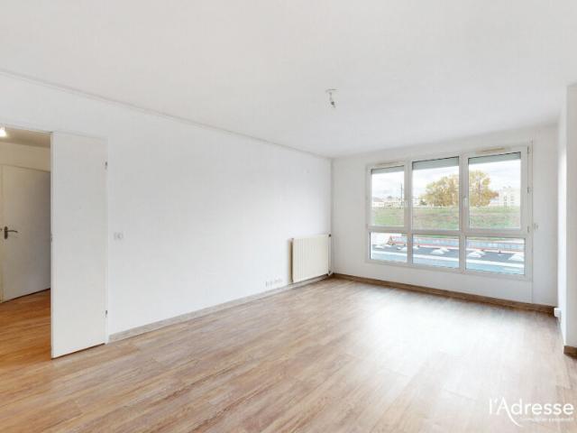 Location appartement 2 pièces, 47.10m², Massy