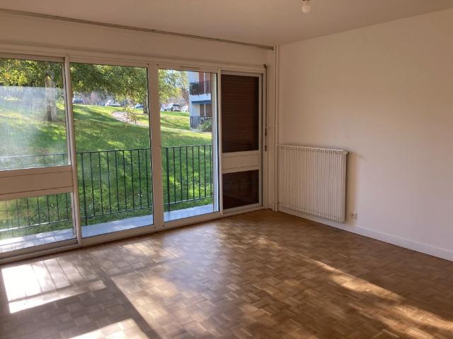 Location appartement 2 pièces, 47.36m², Les Clayes sous Bois