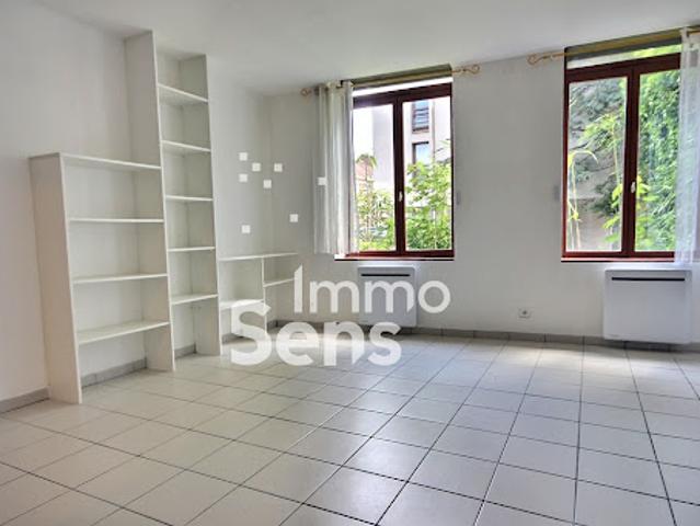 Location Appartement 2 pièces 47 m2 Lille