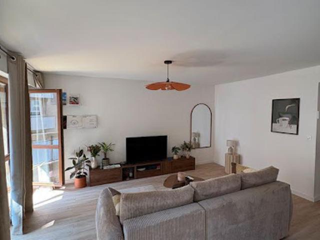 Location Appartement 2 pièces 47 m2 Marseille 8ème