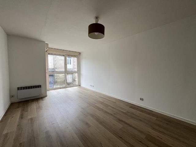 Location Appartement 2 pièces 47m² BORDEAUX 33800