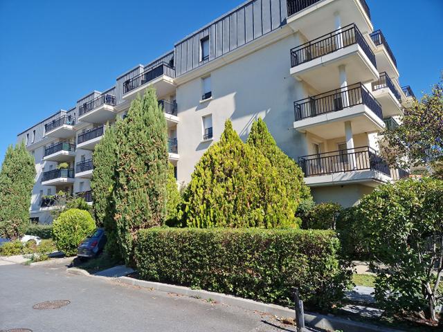 Location Appartement 2 pièces 47m² BORDEAUX 33300
