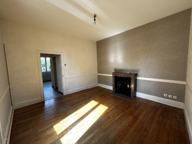 Location Appartement 2 pièces 47m² LE CREUSOT 71200