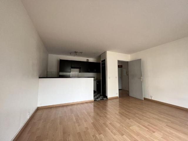 Location Appartement 2 pièces 47m² PARIS 19ème
