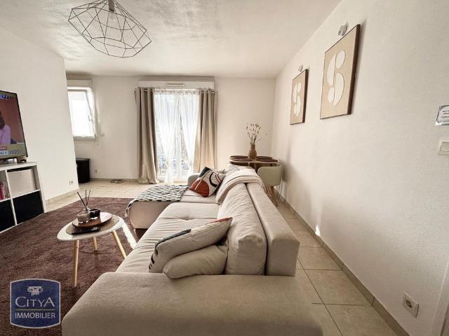 Location Appartement 2 pièces 47m² QUIEVRECHAIN 59920