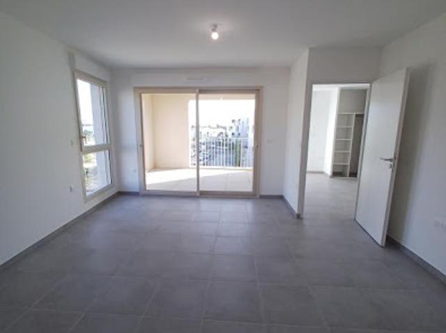 Location Appartement 2 pièces 44.71 m2 Hyeres