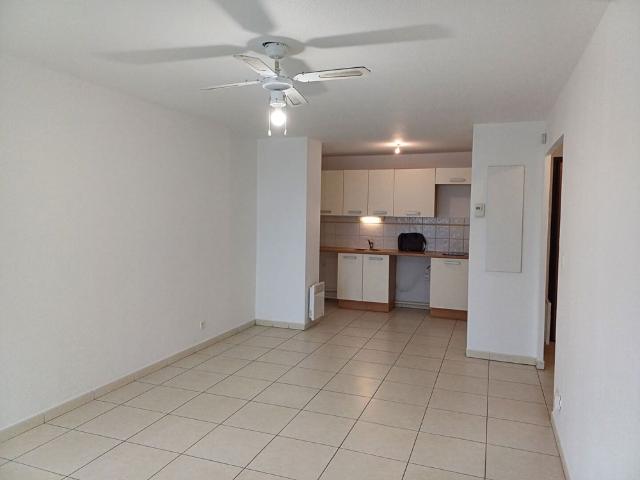 Location appartement 2 pièces, 44.39m², Sète