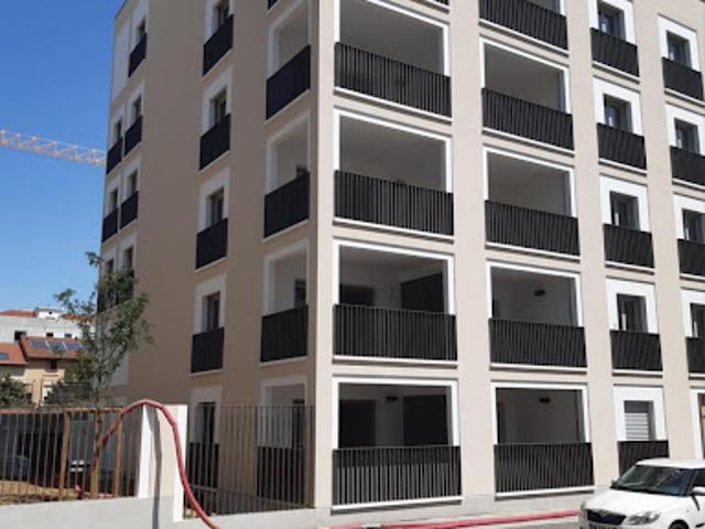 Location Appartement 2 pièces 44 m2 Lyon 8ème