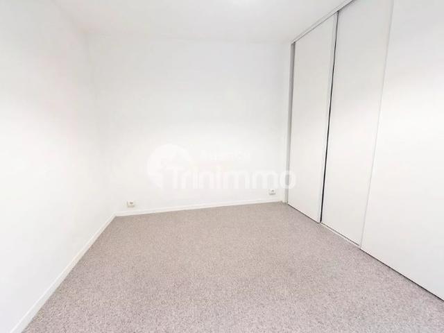 Location Appartement 2 pièces 44m² CHATEAUNEUF DE GADAGNE 84470