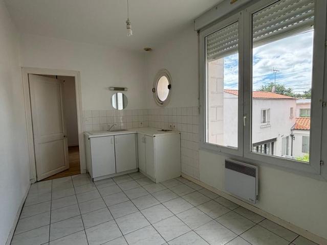 Location Appartement 2 pièces 44m² LA ROCHELLE 17000