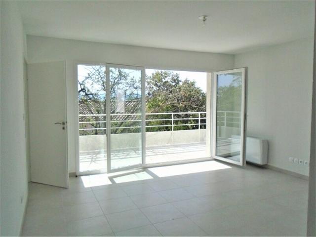 Location Appartement 2 pièces 44m² LE CANNET DES MAURES 83340
