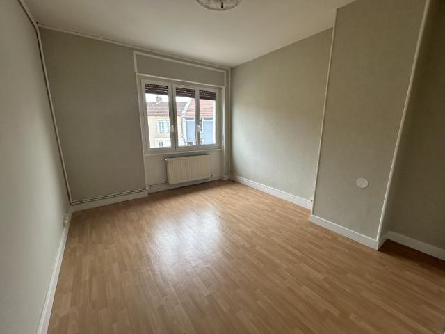 Location Appartement 2 pièces 44m² LE CREUSOT 71200