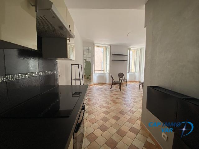 Location Appartement 2 pièces 44m² LE BEAUSSET 83330