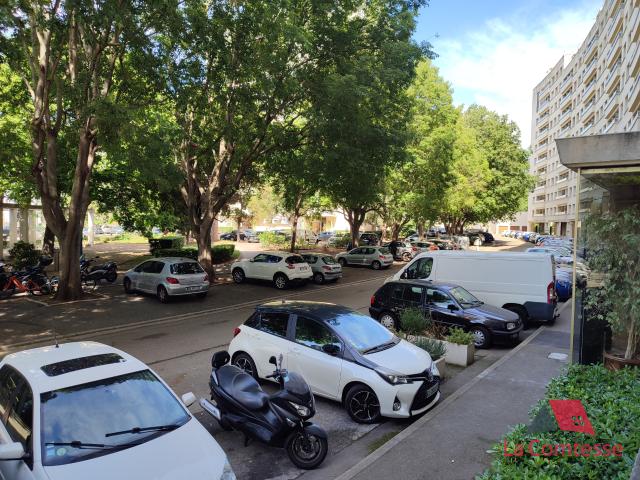 Location Appartement 2 pièces 44m² MARSEILLE 8ème