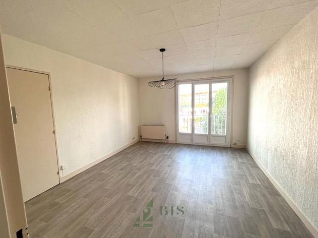 Location Appartement 2 pièces 44m² ROANNE 42300