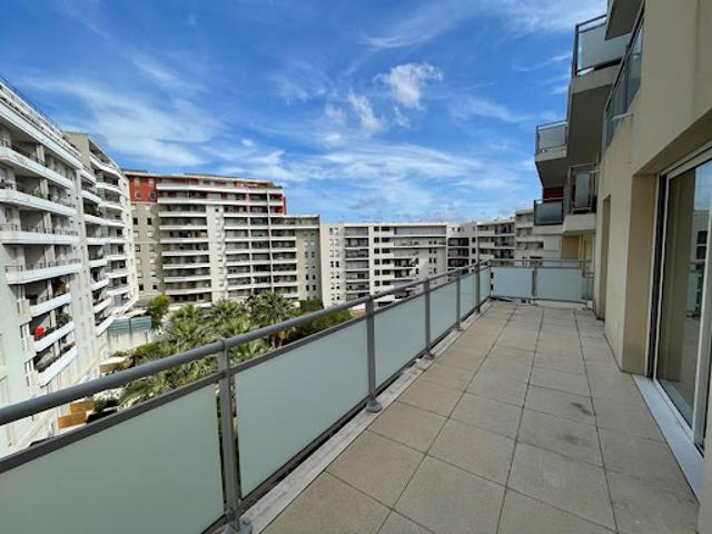 Location Appartement 2 pièces 45.74 m2 Marseille 8ème