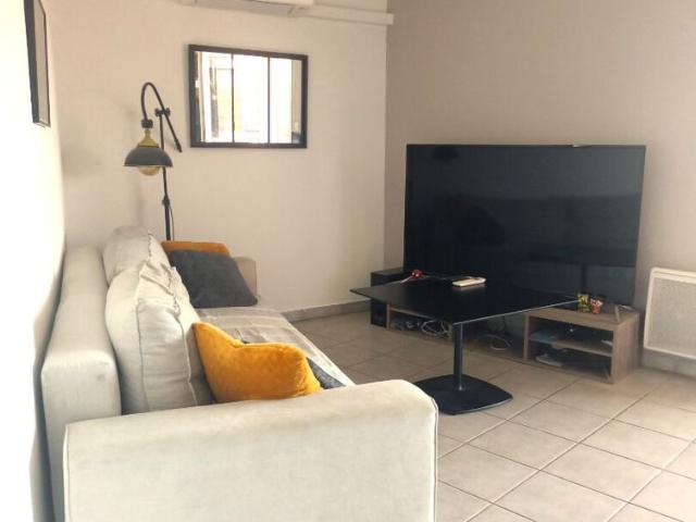 Location appartement 2 pièces, 45.00m², Castelginest
