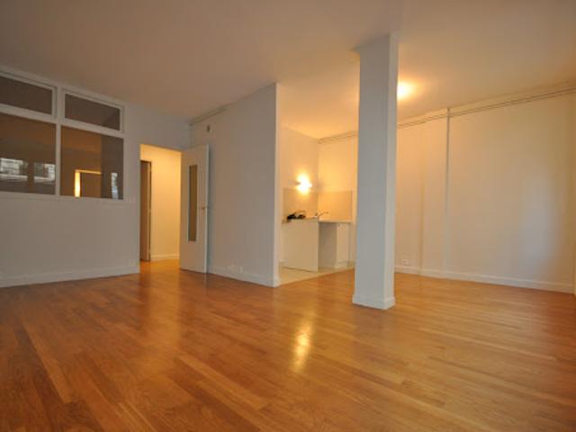 Location Appartement 2 pièces 45.2 m2 Paris 18ème