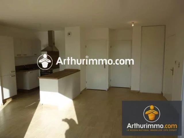 Location Appartement 2 pièces 45 m2 à Savigny le Temple
