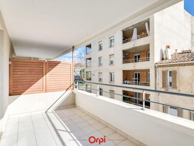 Location Appartement 2 pièces 45 m2 Marseille 8ème
