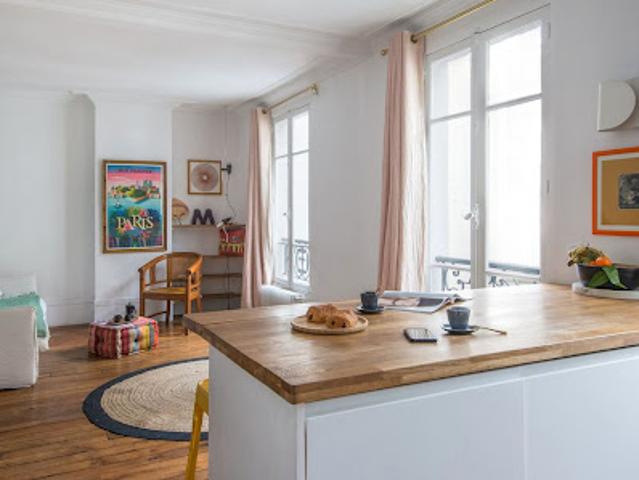 Location Appartement 2 pièces 45 m2 Paris 18ème