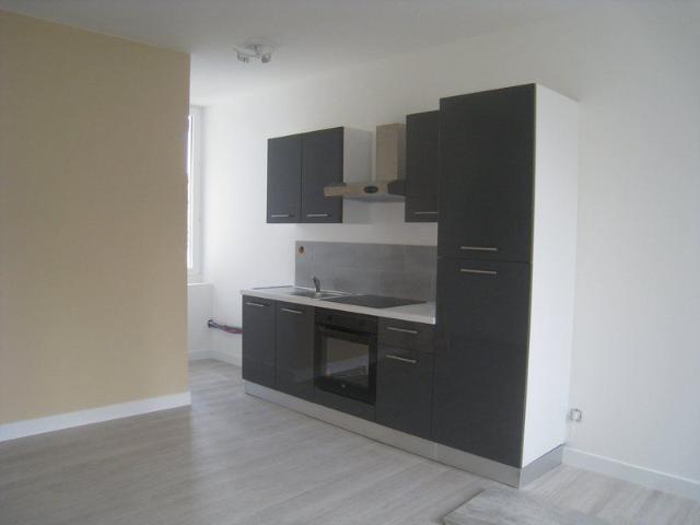 Location Appartement 2 pièces 45m² LAVARDAC 47230