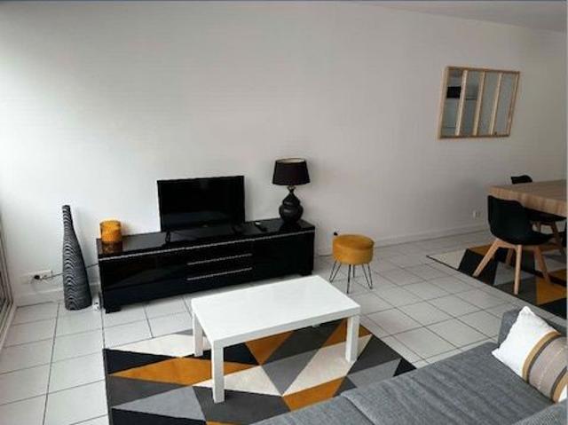 Location Appartement 2 pièces 45m² LA ROCHELLE 17000