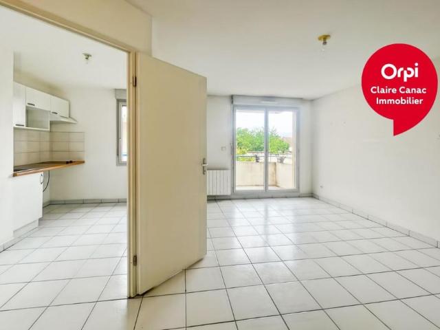 Location Appartement 2 pièces 45m² LABRUGUIERE 81290