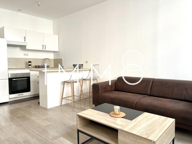 Location Appartement 2 pièces 45m² MARSEILLE 1er