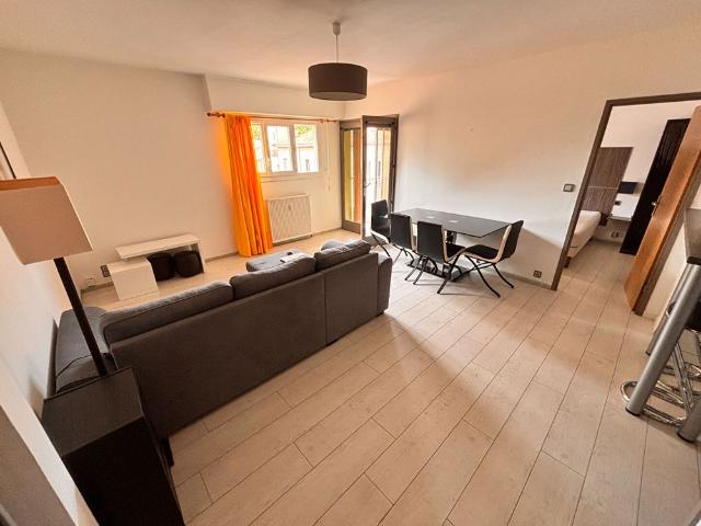 Location Appartement 2 pièces 45m² NIMES 30000