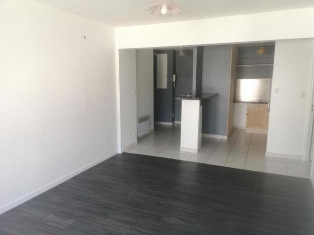Location Appartement 2 pièces 45m² TOURS 37000