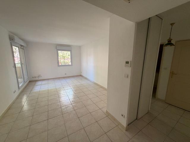 Location appartement 2 pièces, 46.80m², Nîmes