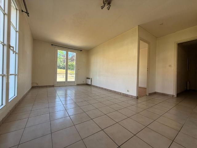 Location appartement 2 pièces, 46.00m², Dourdan