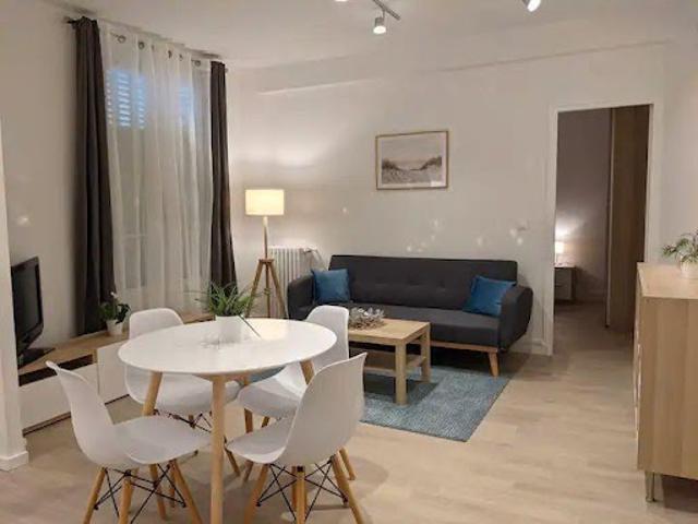 Location Appartement 2 pièces 46 m2 Courbevoie