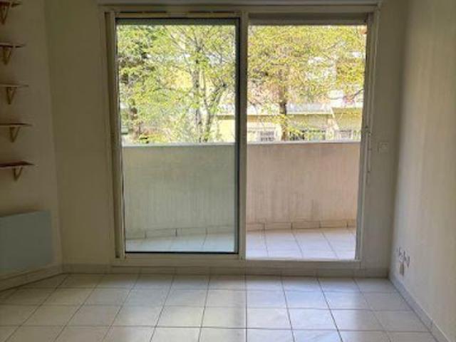 Location Appartement 2 pièces 46 m2 Marseille 5ème