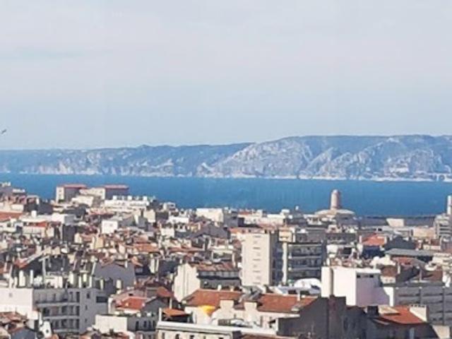 Location Appartement 2 pièces 46 m2 Marseille 5ème
