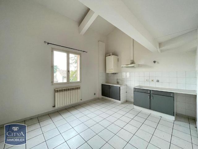 Location Appartement 2 pièces 46m² CARPENTRAS 84200