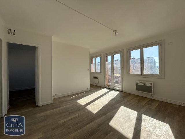Location Appartement 2 pièces 46m² CARPENTRAS 84200