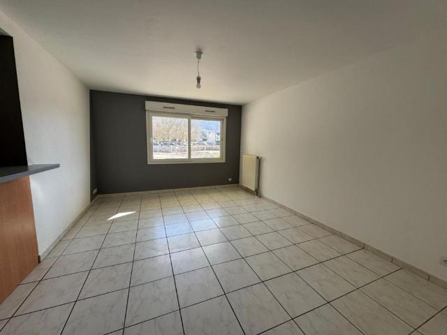 Location Appartement 2 pièces 46m² CHALLES LES EAUX 73190
