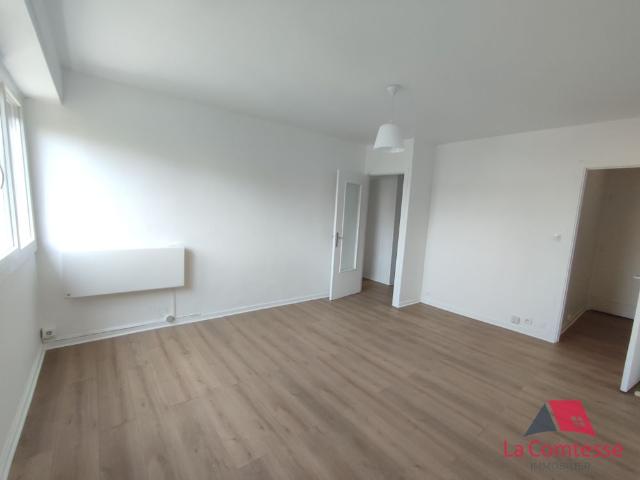 Location Appartement 2 pièces 46m² MARSEILLE 3ème