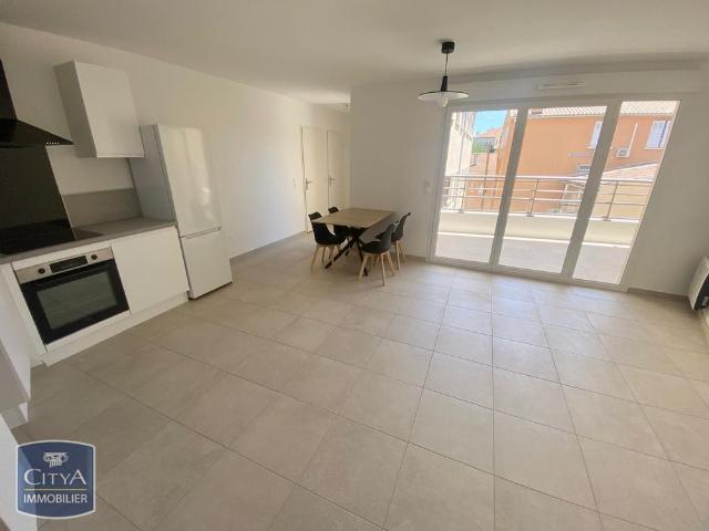 Location Appartement 2 pièces 46m² SOLLIES PONT 83210
