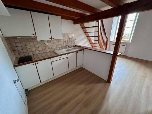 Location Appartement 2 pièces 46m² SAINTES 17100
