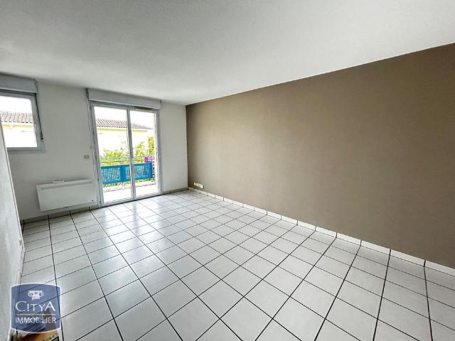 Location Appartement 2 pièces 46m² ST PIERRE DU MONT 40280
