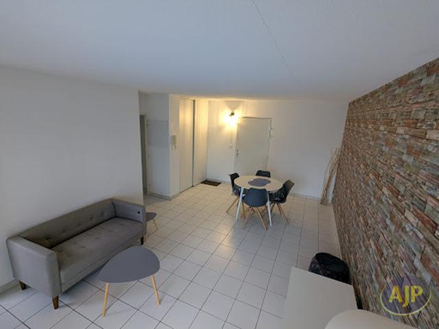 Location Appartement 2 pièces 48.9 m2 Cognac