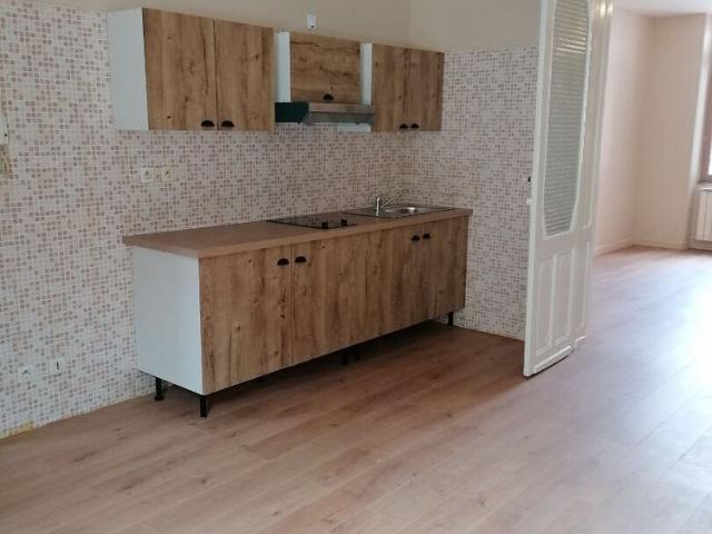 Location appartement 2 pièces, 48.00m², Carmaux