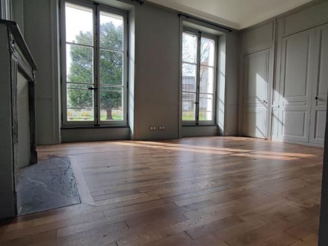 Location appartement 2 pièces, 48.10m², Yerres