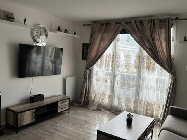Location Appartement 2 pièces 48 m2 Suresnes