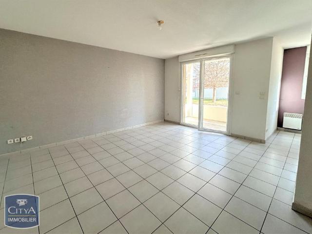 Location Appartement 2 pièces 48m² CAUSSADE 82300