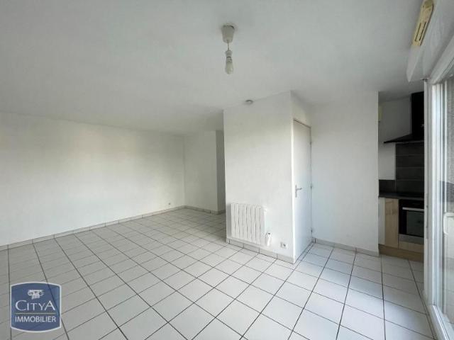 Location Appartement 2 pièces 48m² ALLONNES 72700